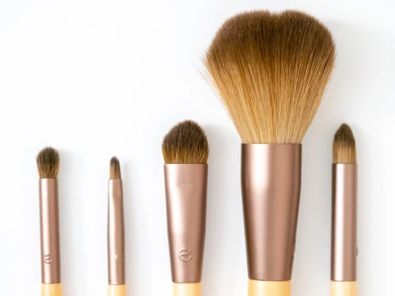 Koleksi kuas makeup profesional Raras Make Up Solo