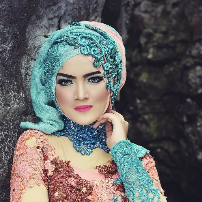 Pengantin kebaya setelah dirias