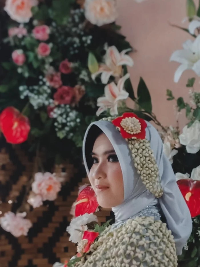 Riasan pengantin adat Sunda